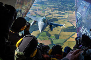Belgian Air Force General Dynamics F-16BM Fighting Falcon FB-17 IM1 7236