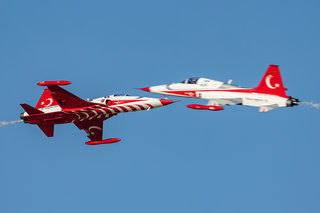 Turkish Stars Canadair NF-5A-2000 IM1 8807 70-3025